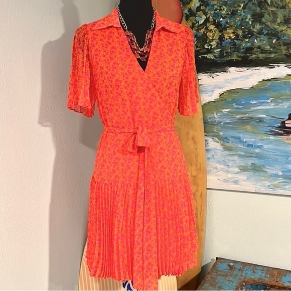 Alexis floral flutter sleeve pleated wrap dress,Excellent Condition,Size Medium - Picture 11 of 11